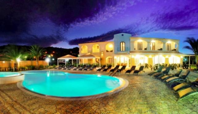 Hotel Ristorante Il Vascello Costa Rei Buitenkant foto
