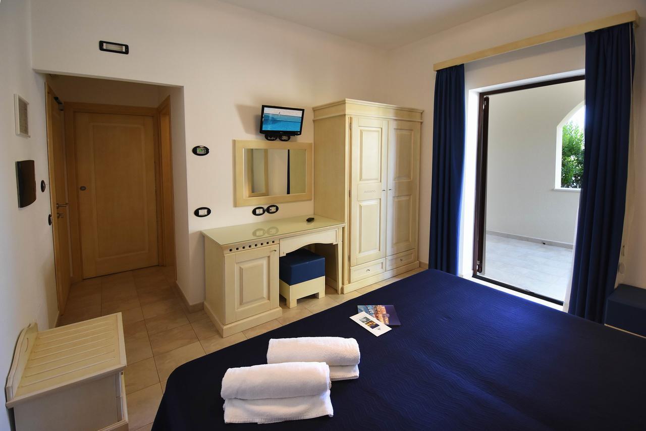 Hotel Ristorante Il Vascello Costa Rei Buitenkant foto