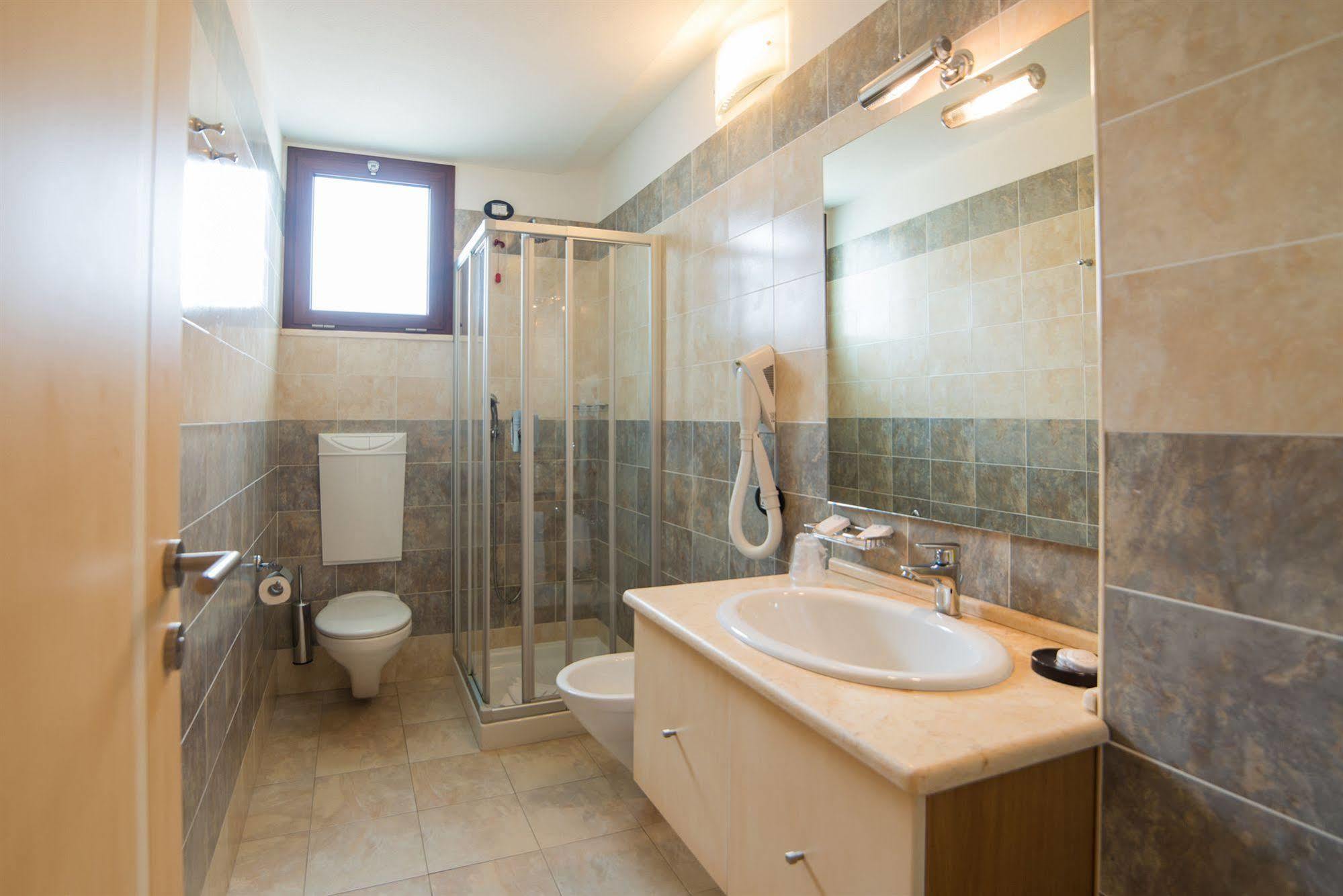 Hotel Ristorante Il Vascello Costa Rei Buitenkant foto